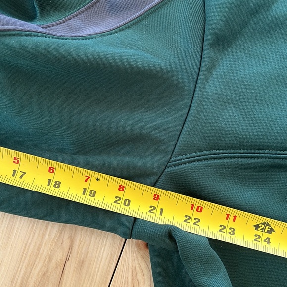 Antigua Oregon Ducks Zip Up Sweater - Picture 6 of 7